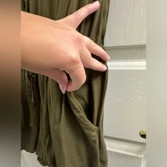 Old Navy olive green utility linen short sleeve romper - Picture 2 of 9